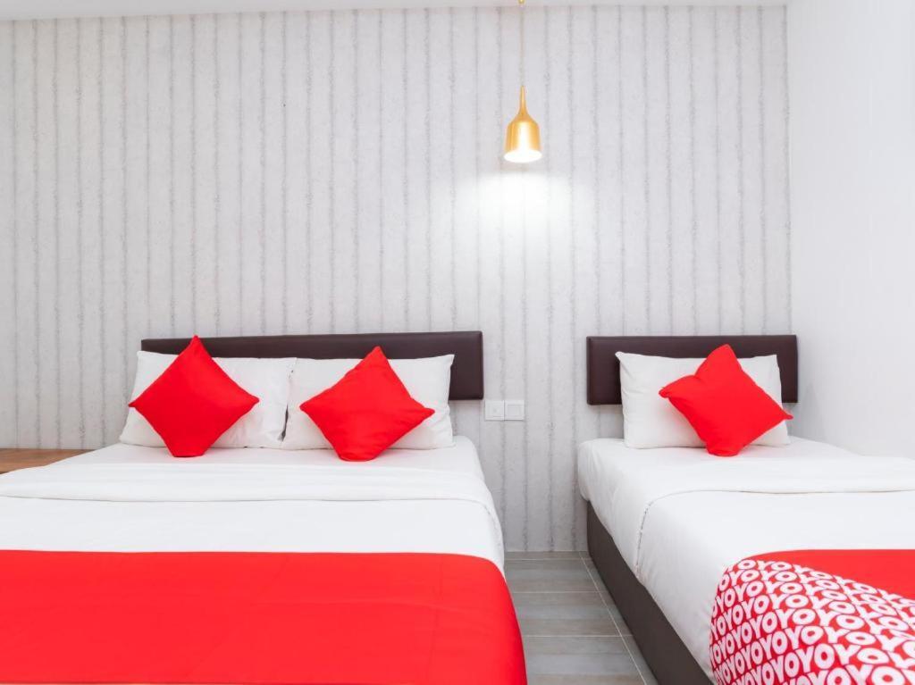 Big Big Hotel Johor Bahru Exterior photo